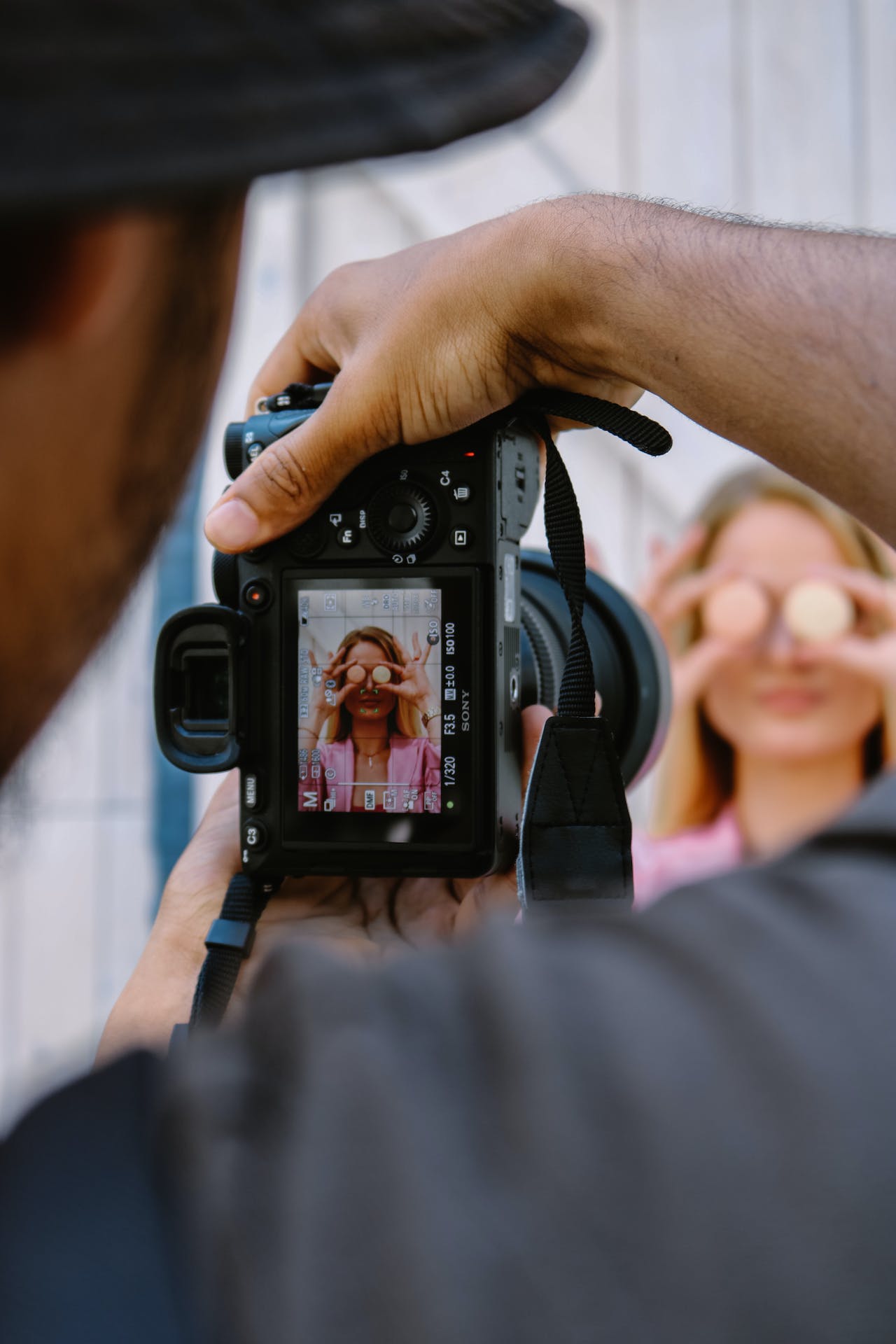 pexels-_-helloiamtugce-_-17202839 A propos le photographe